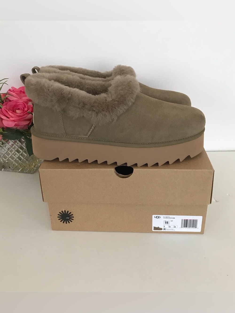 UGG Nita Platform
